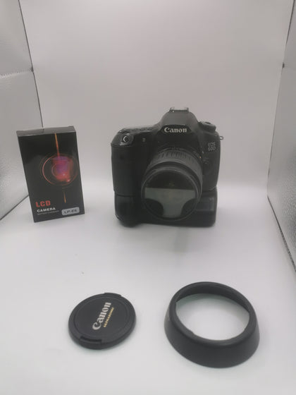Canon EOS 60D Body with Canon EF 28-90mm f/4-5.6 Silver lens and Meike Battery pack