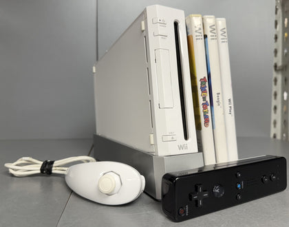 Nintendo Wii White Console Bundle ( + Trixie In Toyland, Boogie, Wii Play ) ** Unboxed **