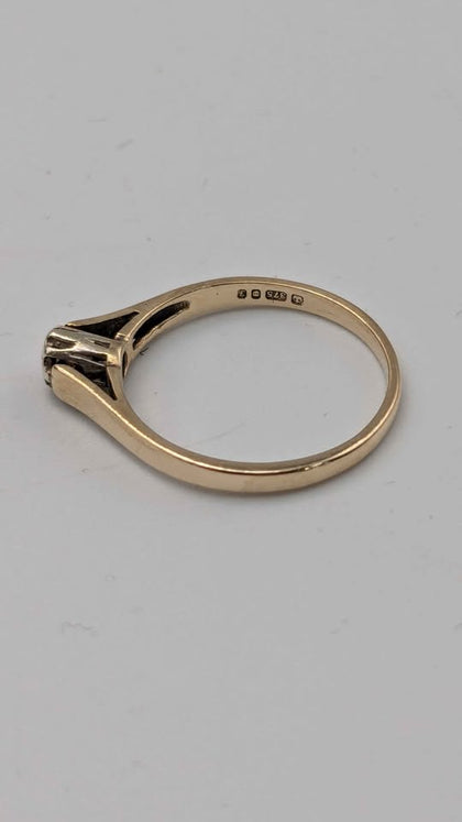 9ct Yellow Gold Single Cubic Zirconia Solitaire Ring - 1.60 Grams - Size O