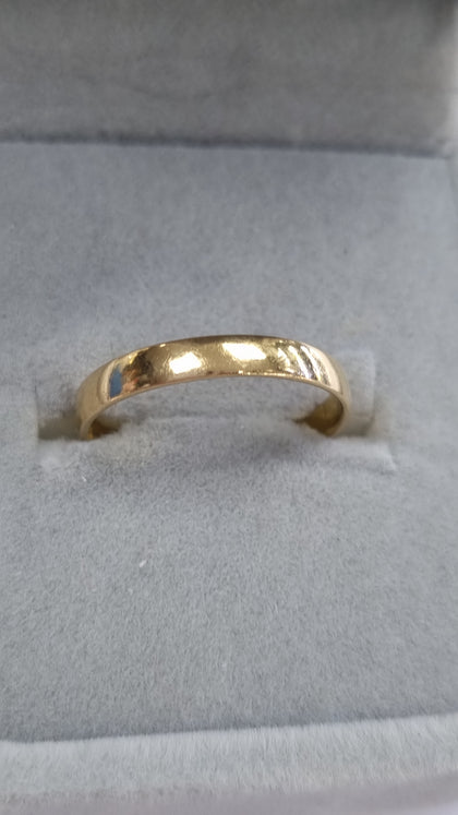 22ct Gold Ring size O 1/2