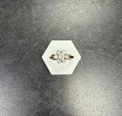 9ct Gold C/Z Ring (Size Q) 4.06g