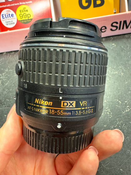 Nikon AF-S DX Nikkor 18-55mm f/3.5-5.6G VR II.