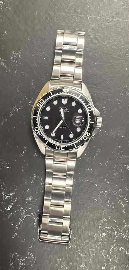 Citizen Mens Divers Eco Drive Calendar 200 MT WR bracelet Watch E110-S000122