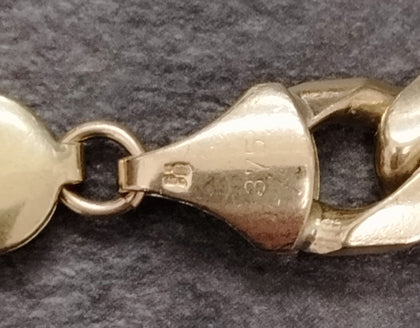 9ct Yellow Gold Heavy  Curb Chain Bracelet 8