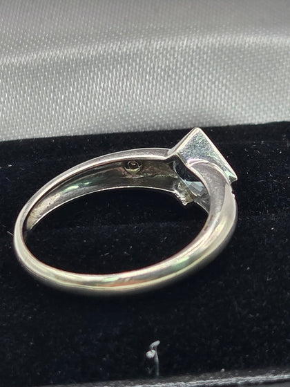 9 CT Diamond hallmarked white gold ring , 2.1 grams - size m box included