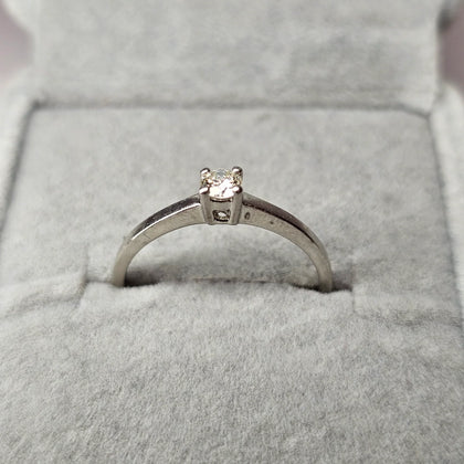 9ct white gold solitaire diamond ring size N 1/2
