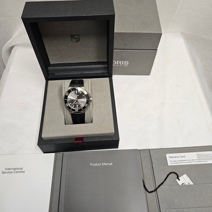 Oris Watch Aquis DateOris Aquis Date Automatic Watch - Black with rubber strap