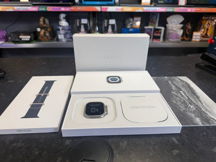 Apple Watch Ultra 49mm GPS + LTE Titanium