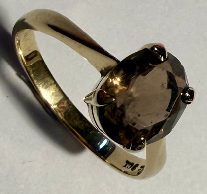 9CT Gold Ring with Smoky Quartz P 1/2