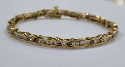 18ct Gold Bracelet With CZ Stones  7.5 Inches