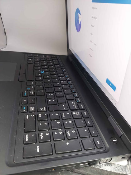 Dell Precision 3520 i7 7700HQ 16GB Ram 256GB SSD 15