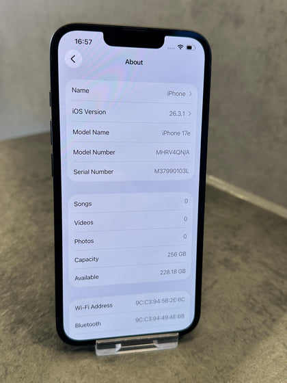 Apple iPhone 17e 256GB  BH 100% - 0 Cycle - Apple Warranty 18/03/27