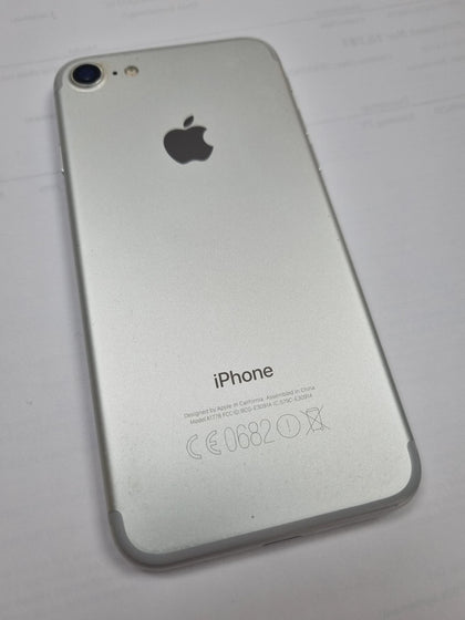 Apple iPhone 7 - 32 GB, Silver