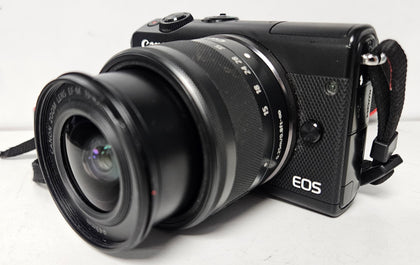 *sale*  Canon EOS M100 with EF-M 15 - 45 mm lens - Black.