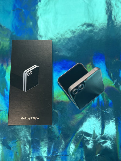 Samsung Galaxy Z Flip 6 - Unlocked - Boxed