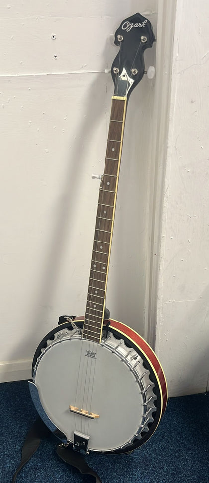 Ozark Banjo 5-String 2104G with Padded Gig Bag