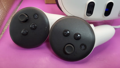 Meta Quest 3 VR Headset (With Controllers) - 128GB - Boxed