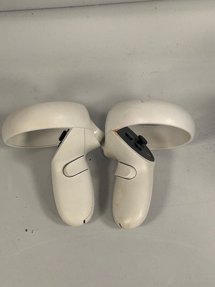 Oculus Quest 2 controllers