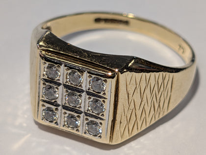 9ct Gold Square Top Ring