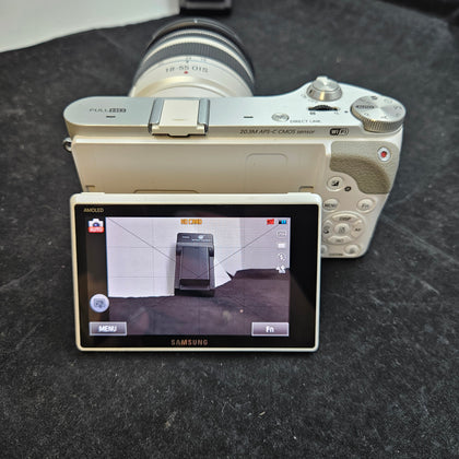 Samsung NX300 Mirrorless Camera 20.3MP 18-55mm OIS Lens 2xBatteries