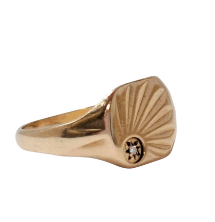 9 Carat Gold Ring - Size T Large