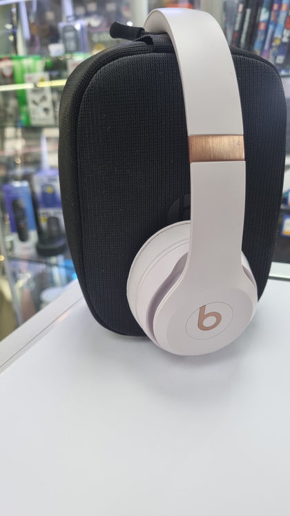 BEATS SOLO 4 Wireless Bluetooth On-Ear Headphones LEYLAND