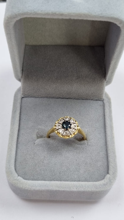 18ct Gold Ring Diamond & Sapphire Size 