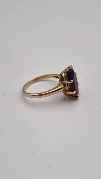9ct Yellow Gold Garnet Ring With Marquise-Cut Red Gemstone – Size O – 3.72 Grams