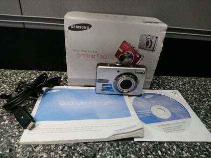 Samsung L313 Digital Camera 13.6mp Silver