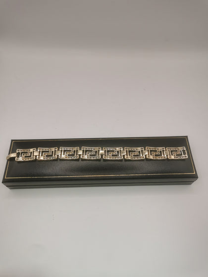 9K Gold Bracelet with Stones Hallmarked(375) and Tested 53.2G in weight 8