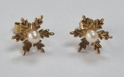 9ct gold pearl earrings