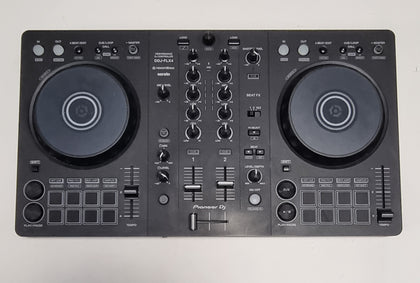 Pioneer DJ DDJ-FLX4 Controller.