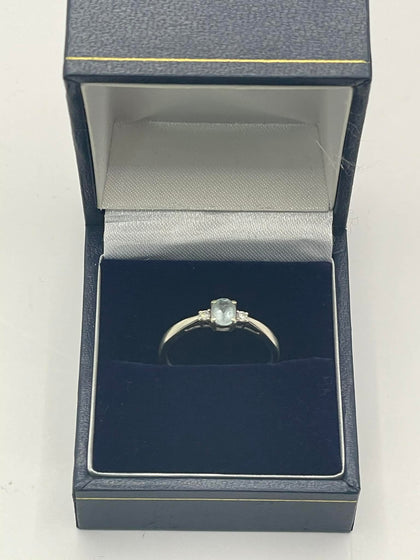 9ct White Gold ring With Blue and Clear Stones - O