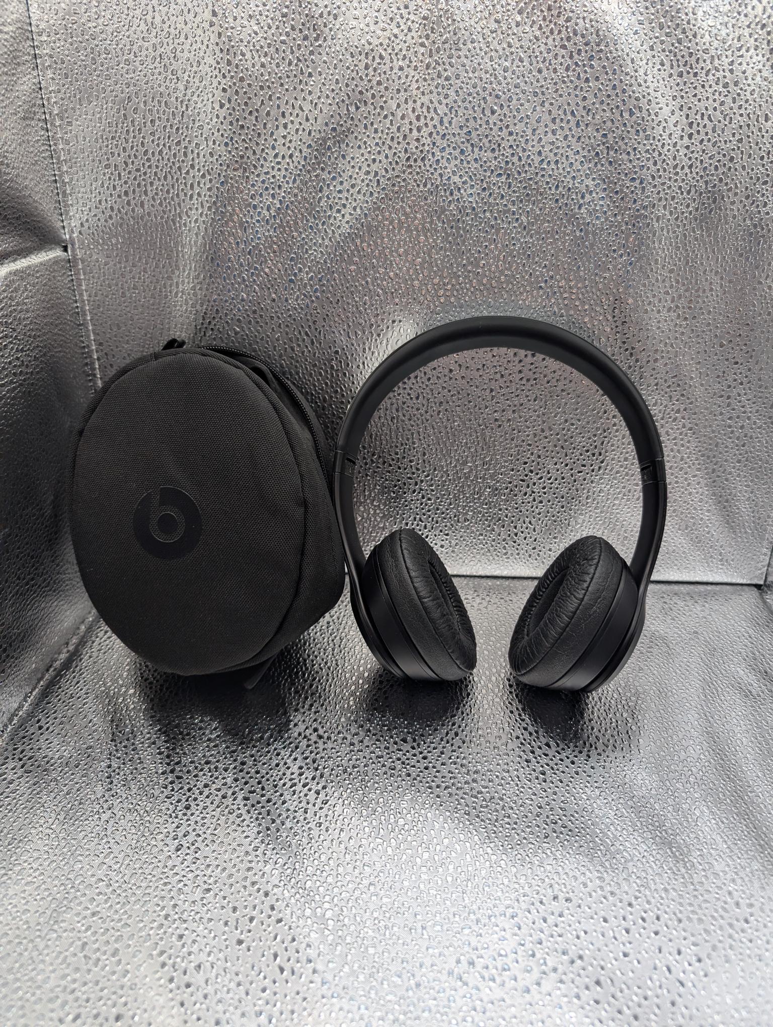 Beats store Solo 3 Wireless Black Headphones