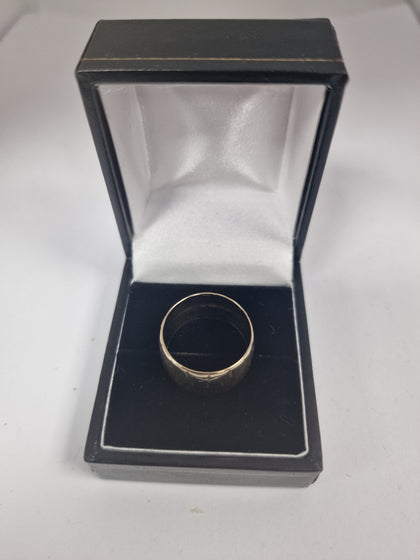 Gold Ring 9CT Size N 375 5.5G.