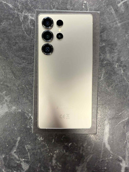 Samsung galaxy S25 Ultra - Unlocked / 256GB - Pristine Condition