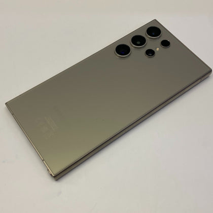 Samsung Galaxy S24 Ultra Unlocked Model SM-S928B/DS 256GB in Titanium Grey Boxed