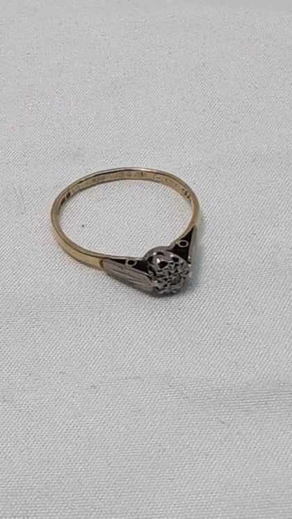 18ct Yellow Gold Ladies Rings With CZ Stone - Size T - 2.91 Grams