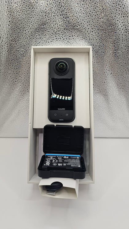 Insta360 X3 Action Camera + Spare battery