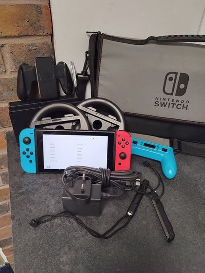 Nintendo Switch (Neon Red/Blue)