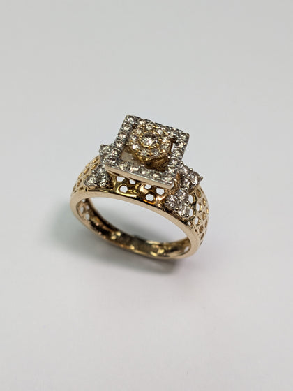 14ct Gold Diamond Square Top Ring Size M