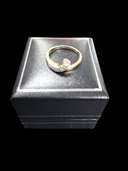 9CT GOLD RING ,WEIGHT 1.84, SIZE O