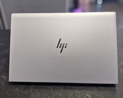HP Elite book 8gb ram 256gb ssd i5-10210u.