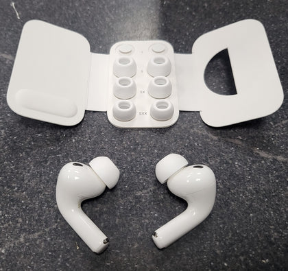 Apple AirPods Pro 3 A3063+A3064 In-Ear (USB‑C MagSafe Case A3122) - Boxed