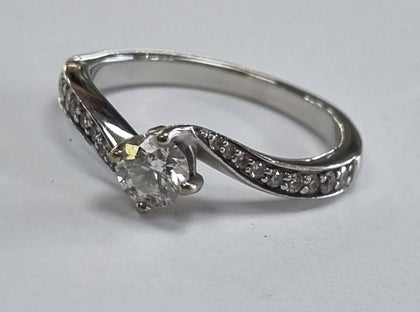 18ct White Gold Diamond Ring 