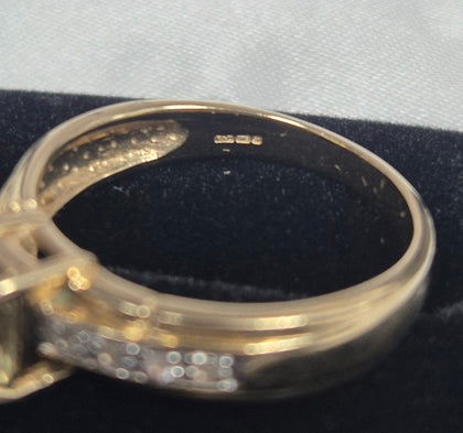 9ct Yellow Gold Ring With Clear And Yellow Stones - 4.14G - Size T