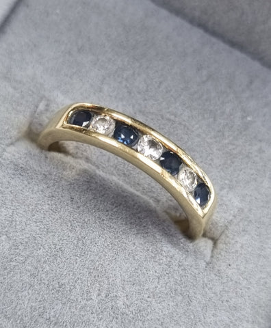 18ct Sapphire & diamond ring size O