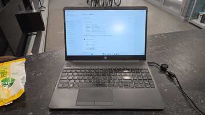 HP 250 G8 15.6 Inch Intel Core i5 10th / 8GB RAM / 256GB SSD