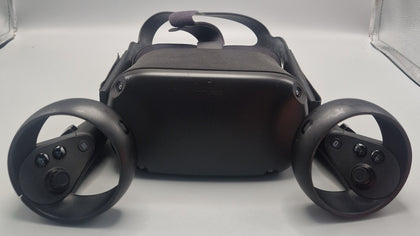 Oculus Quest All-In-One VR Gaming Headset (With Controllers) - 64GB, *crack in one of the controllers, some marks on the headstrap*