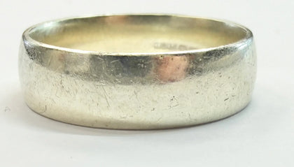 9ct white gold wedding band